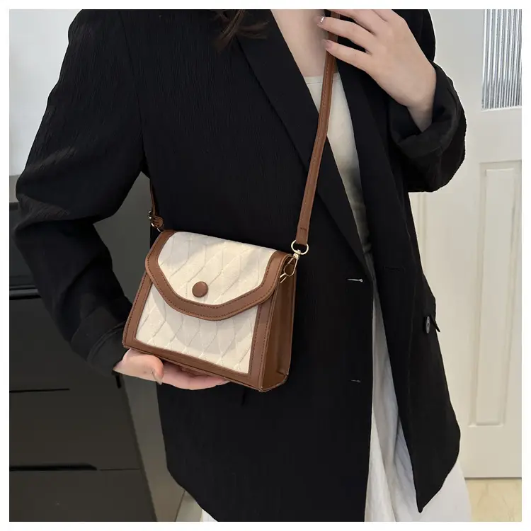 Women's Rhombic Shoulder Bag Black Beige 2024 Spring — feature 22
