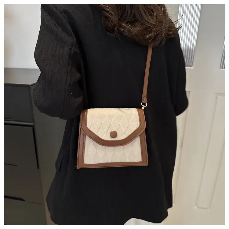 Women's Rhombic Shoulder Bag Black Beige 2024 Spring — feature 24