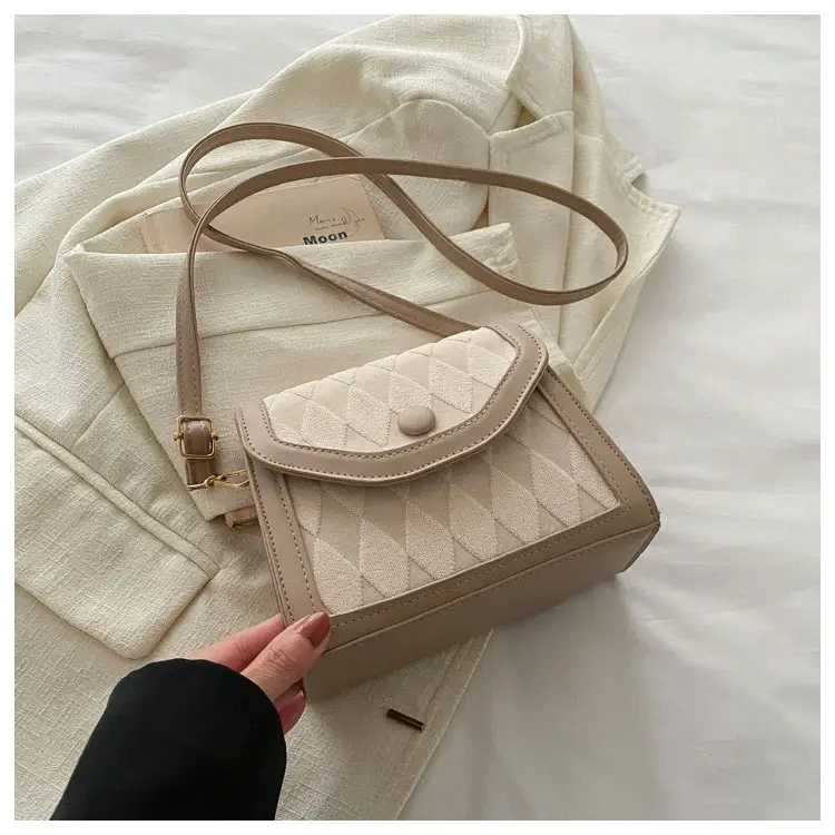 Women's Rhombic Shoulder Bag Black Beige 2024 Spring - Image 3