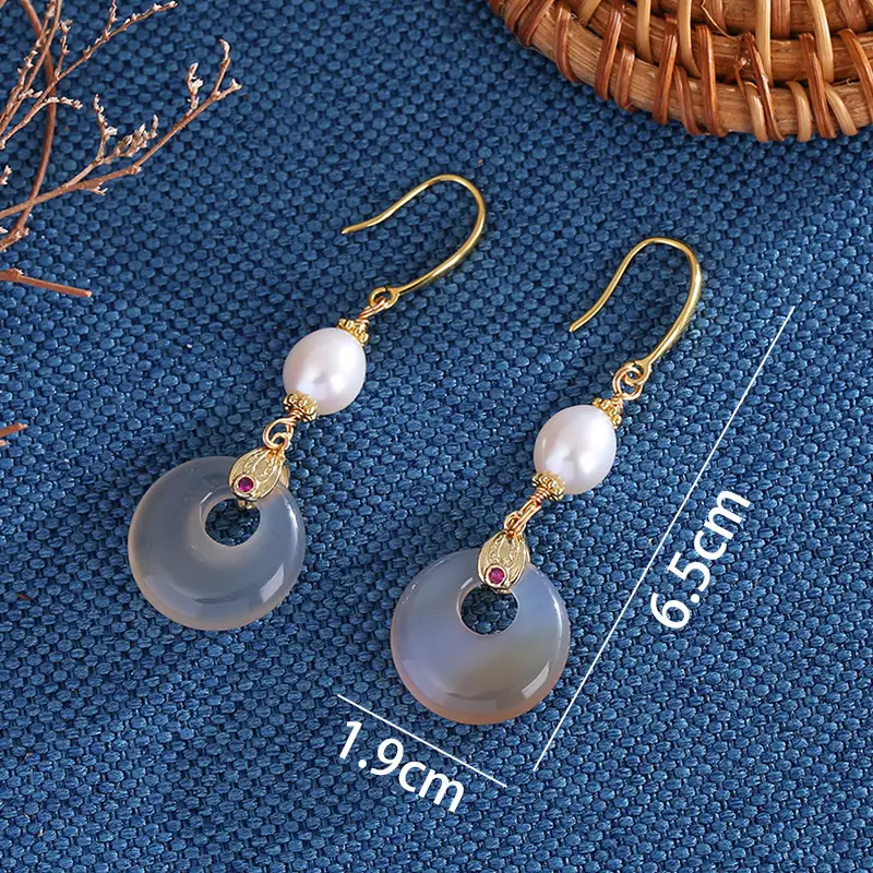 Vintage Pearl Earrings with Buckle Design — feature 2