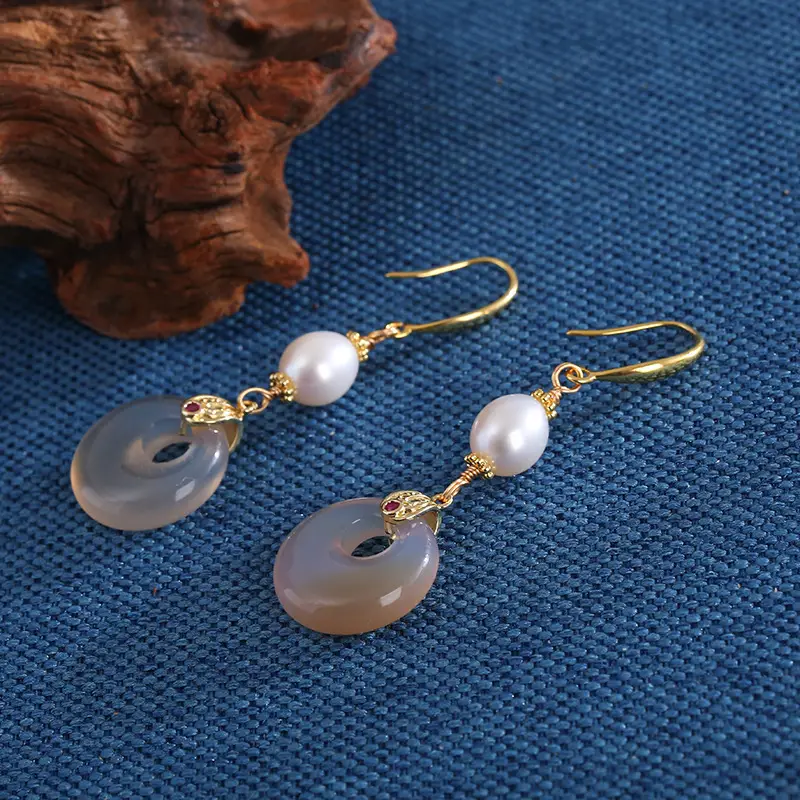 Vintage Pearl Earrings with Buckle Design — feature 7