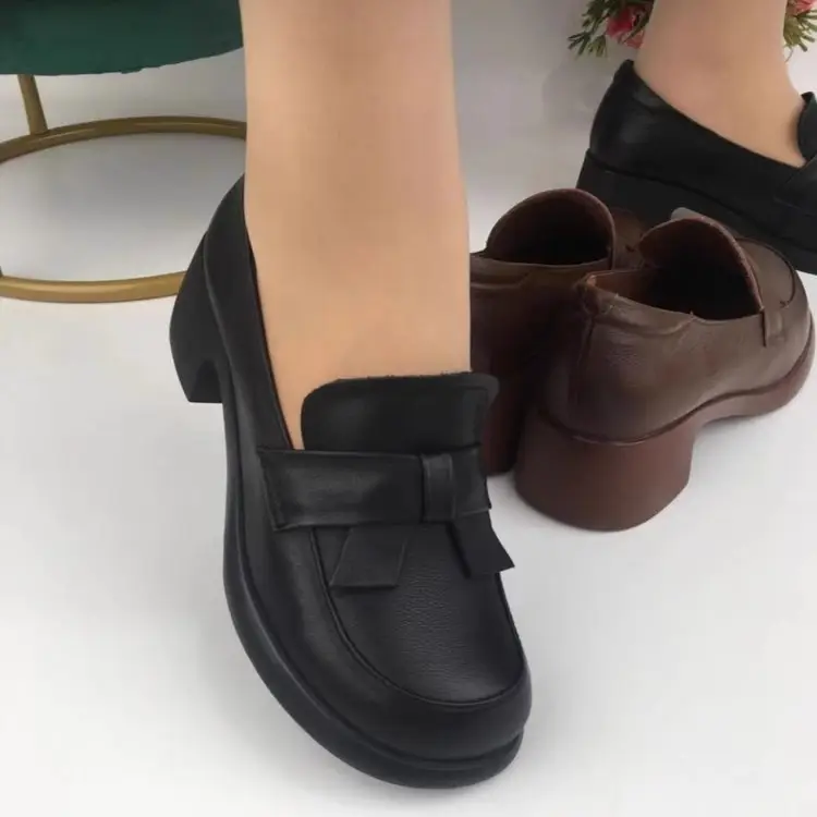 Women Leather Heeled Shoes Black Thick Mid-heel British Style — feature 9