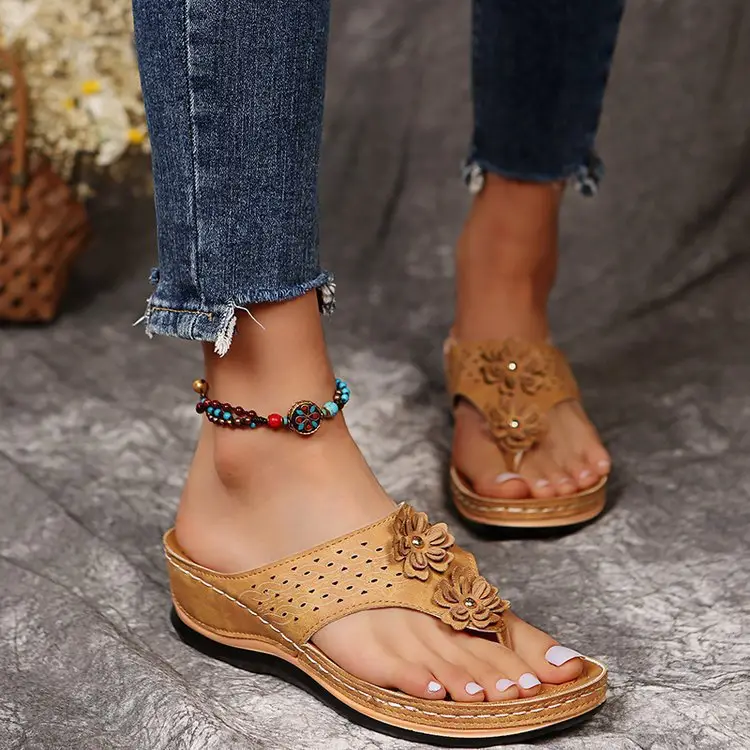 Foreign Trade Cross-Border Summer Flip-Flops Flower Sponge Cake Bottom Slippers Large Size Casual Women's Rubber Sandals Flip-Flops - Image 2