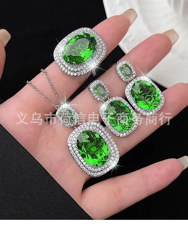 Green Crystal Treasure Ring for Women — feature 4