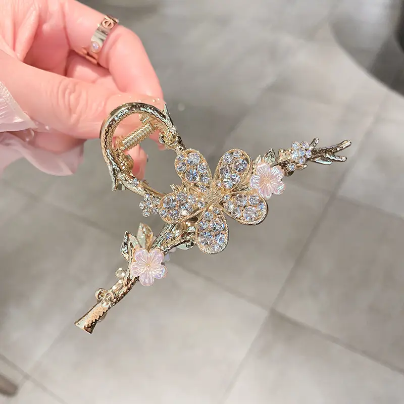 Exquisite Branch Rhinestone Hairpin with Large Grip Clip - Image 4