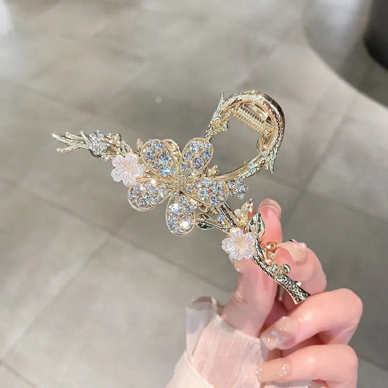 Exquisite Branch Rhinestone Hairpin with Large Grip Clip - Image 5