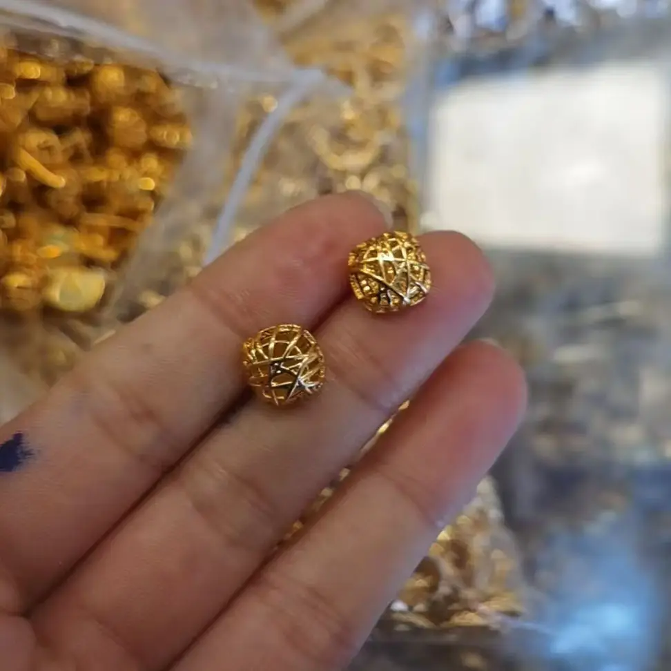 Gold Floral Earrings Necklace Set for Women - Image 3