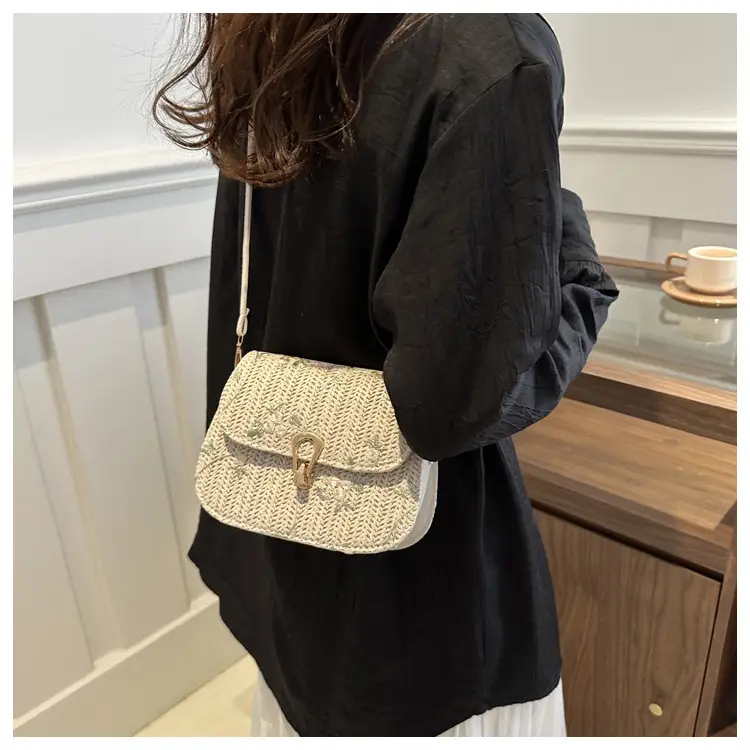 Korean Style Woven Lock Crossbody Bag 2024 — feature 9