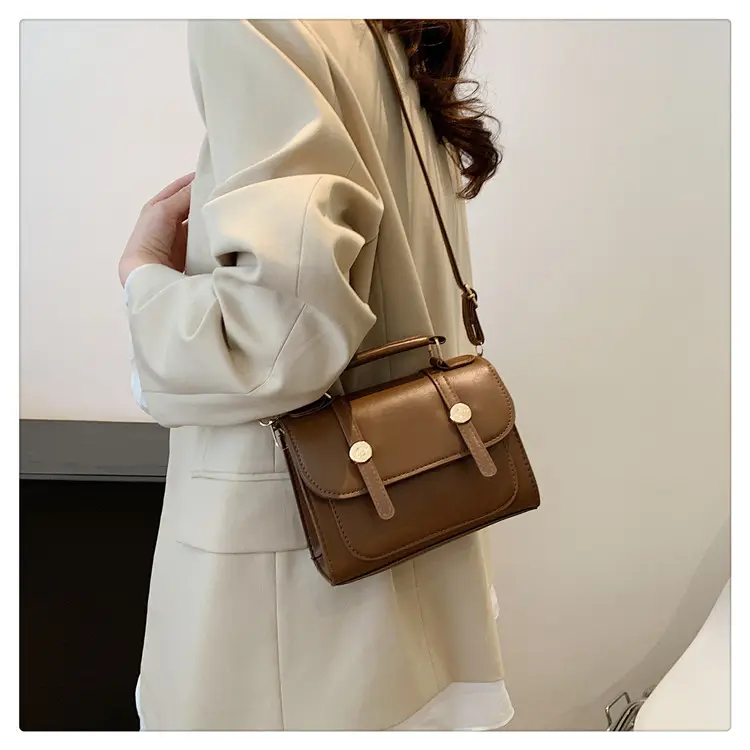 Black Retro Square Shoulder Bag 2024 Spring — feature 11