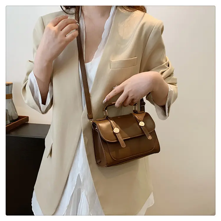 Black Retro Square Shoulder Bag 2024 Spring — feature 12