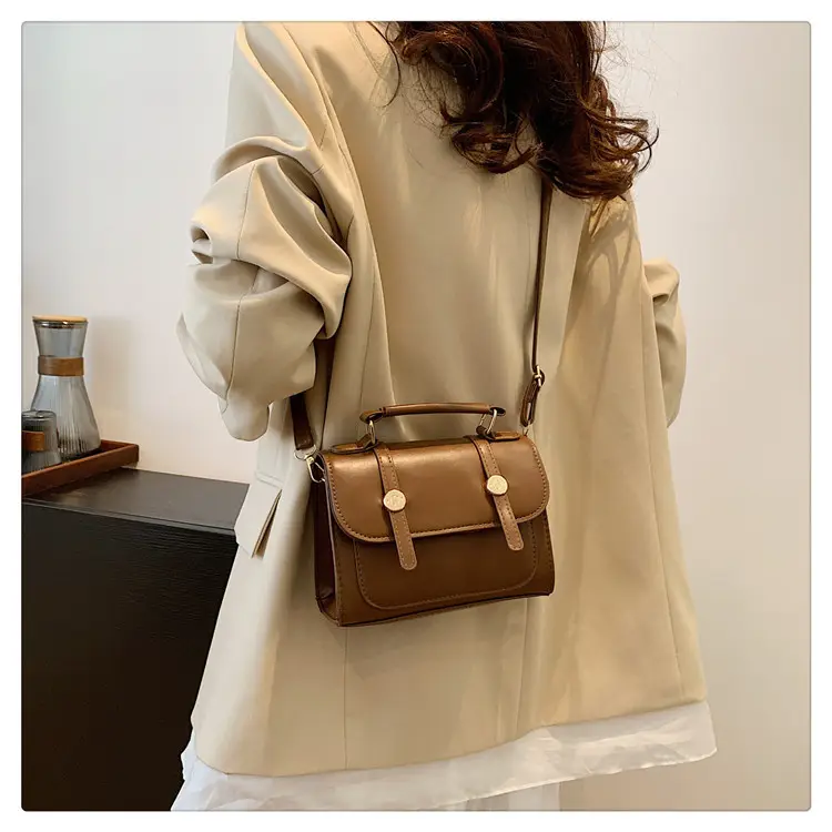 Black Retro Square Shoulder Bag 2024 Spring — feature 13