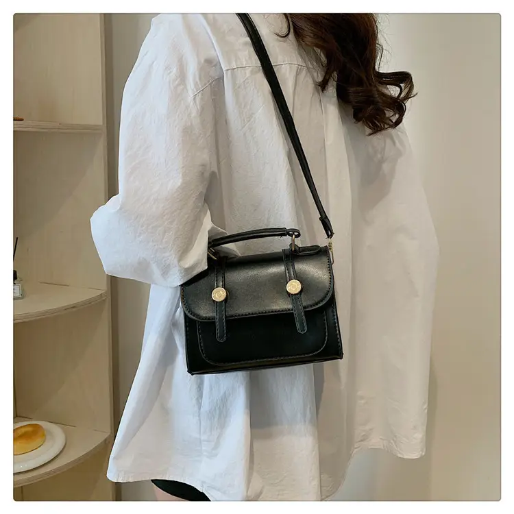 Black Retro Square Shoulder Bag 2024 Spring — feature 17