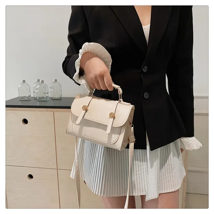 Black Retro Square Shoulder Bag 2024 Spring — feature 19