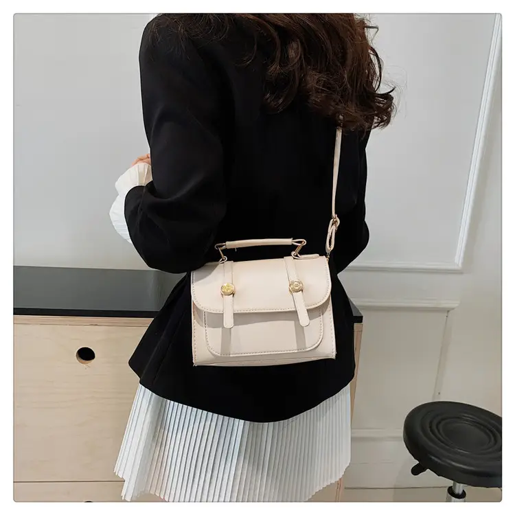 Black Retro Square Shoulder Bag 2024 Spring — feature 22