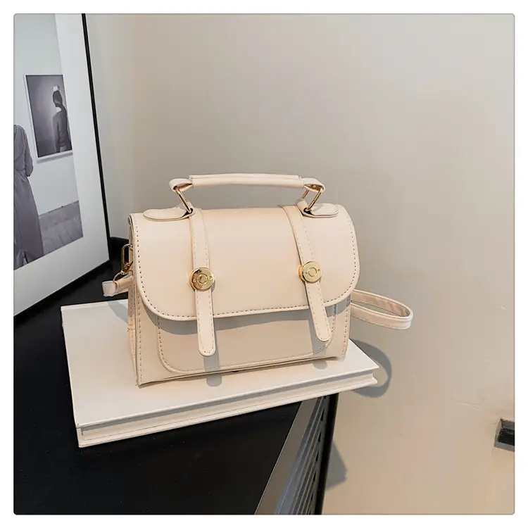Black Retro Square Shoulder Bag 2024 Spring — feature 23