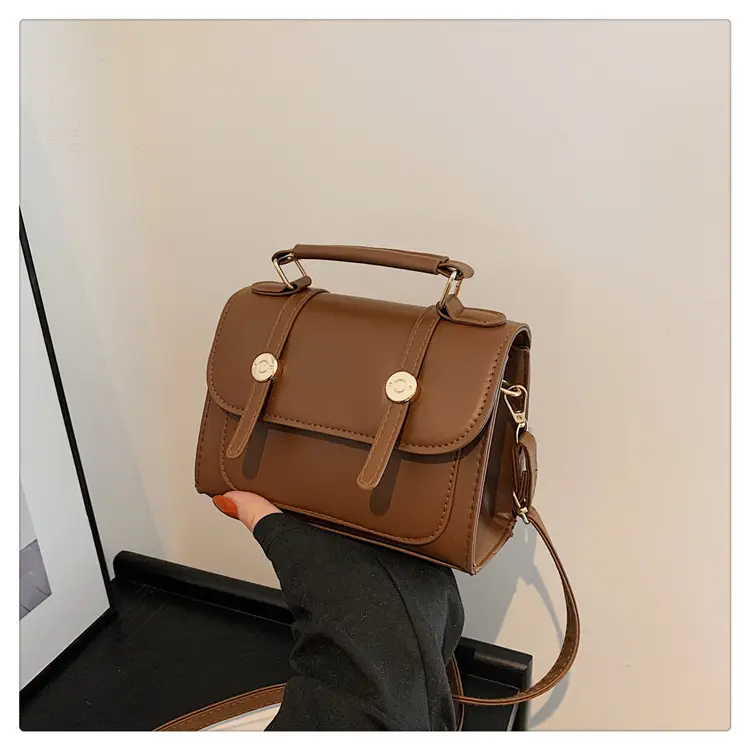 Black Retro Square Shoulder Bag 2024 Spring — feature 26