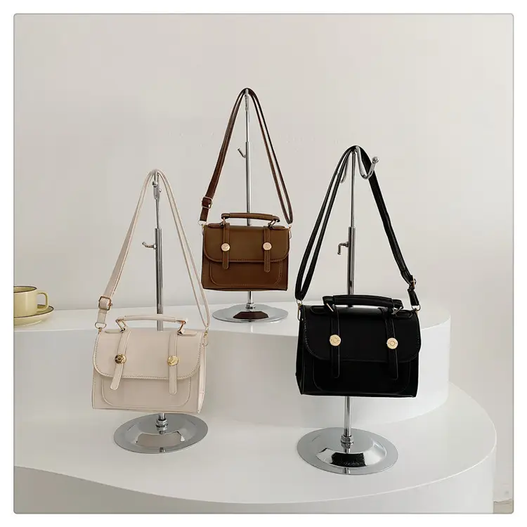 Black Retro Square Shoulder Bag 2024 Spring — feature 29