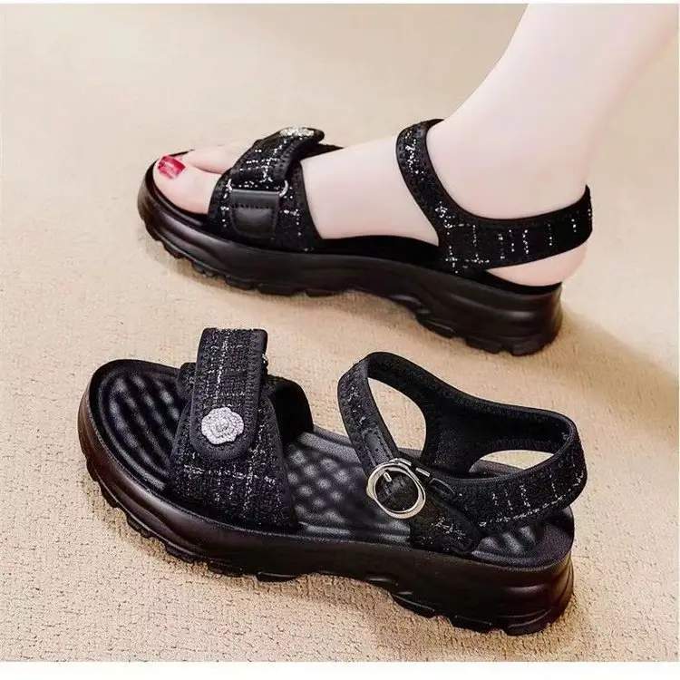 Thick-soled sandals and slippers for women's outdoor wear 2024 summer new style muffin beach shoes online popular thick-soled height-increasing slippers for women — feature 2