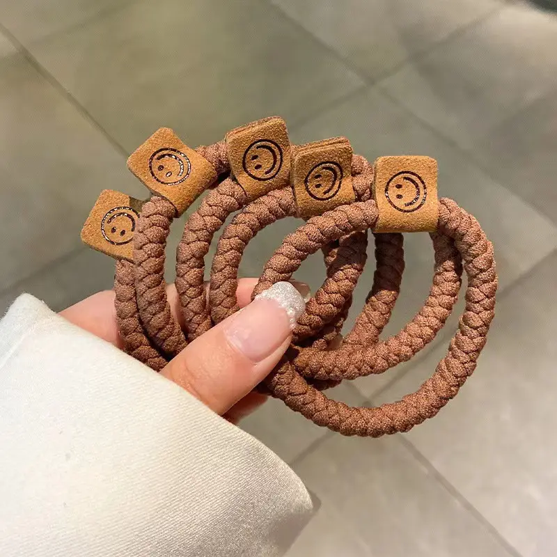 Bold twists [5 light coffee]