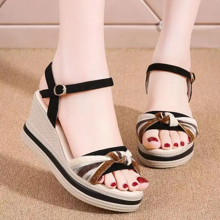 Leather Wedge Sandals Women's 2025 Summer New All-match Buckle High-heeled Thick Sole Increased Casual Outer Wear Sandals — feature 3