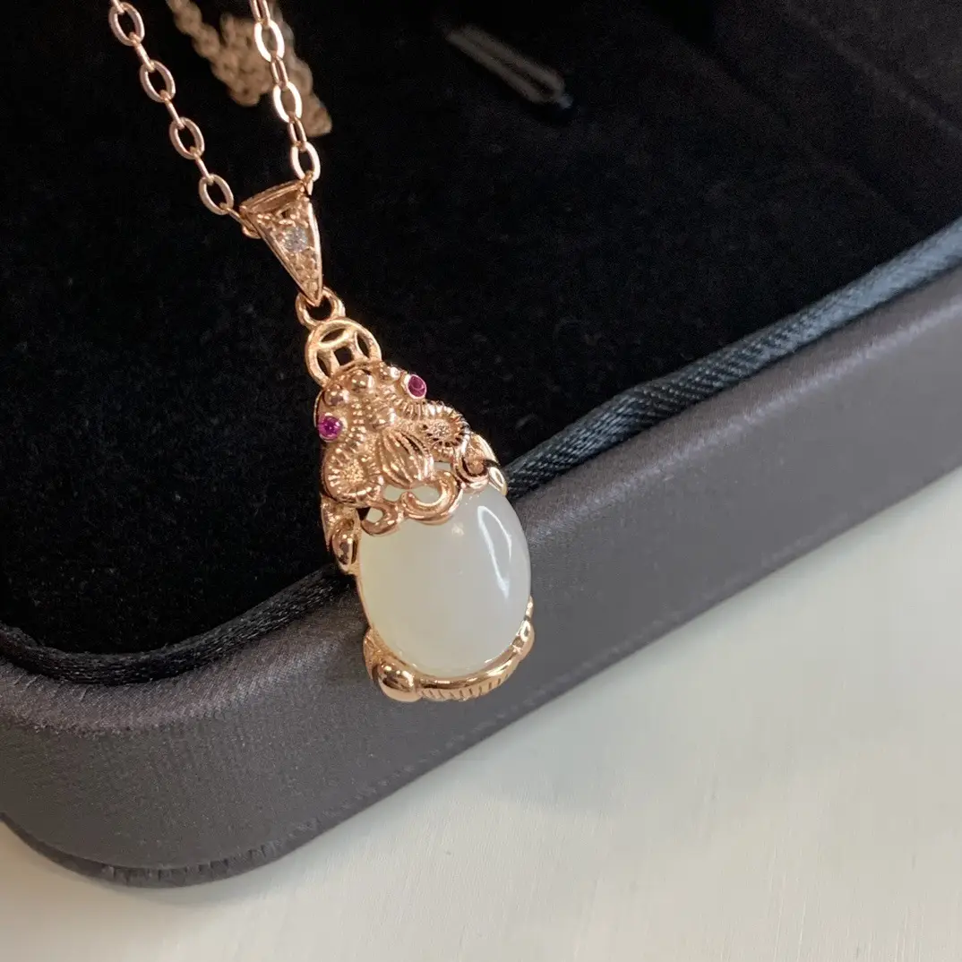 Yuhai Real Jade Pendant & Clavicle Set for Women