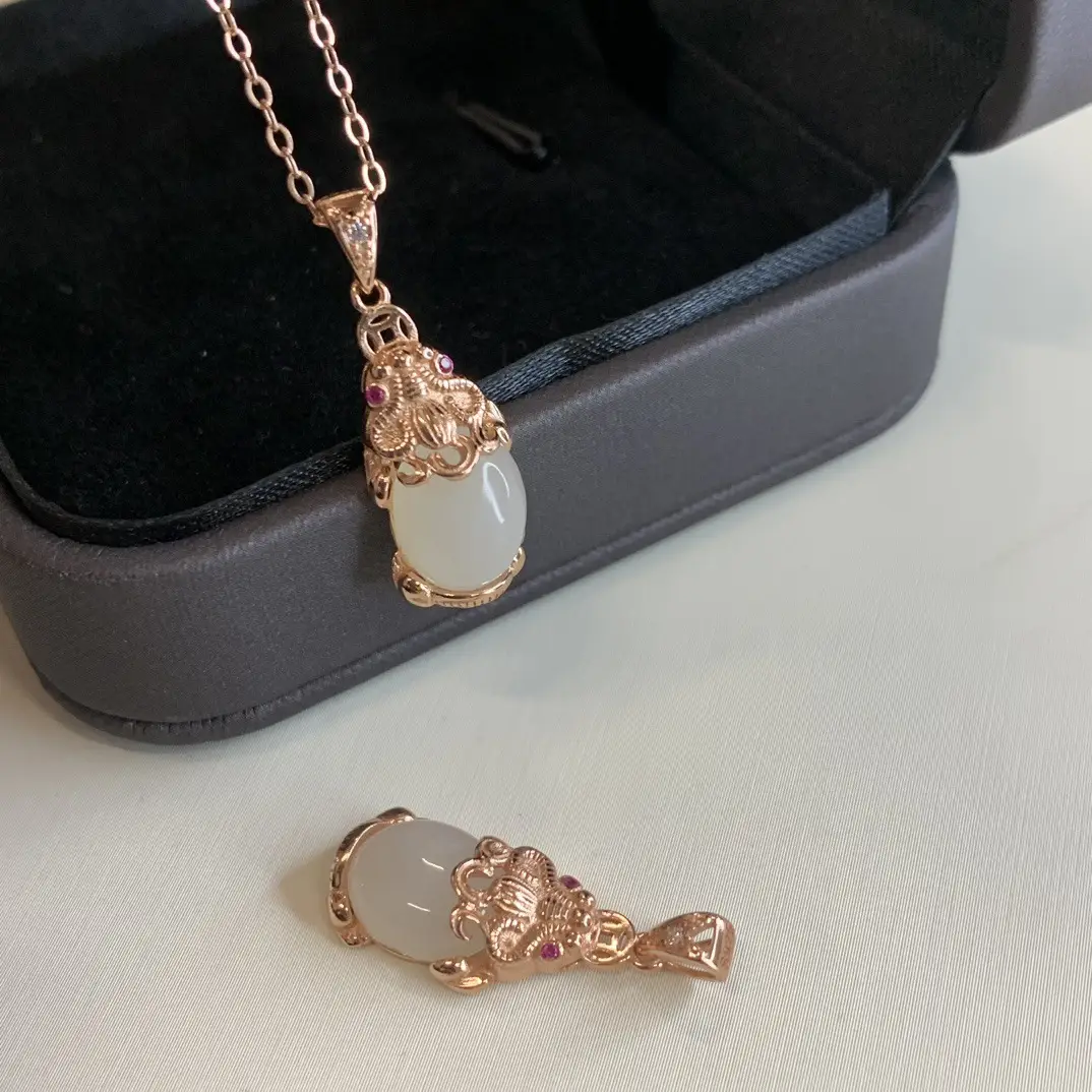 Yuhai Real Jade Pendant & Clavicle Set for Women