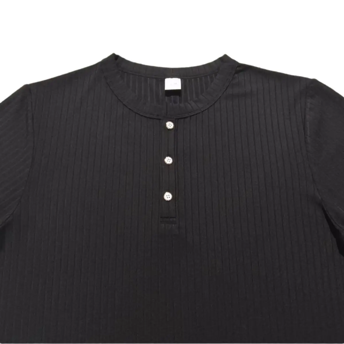 Men Black Knitted Short Sleeve T-Shirt — feature 35