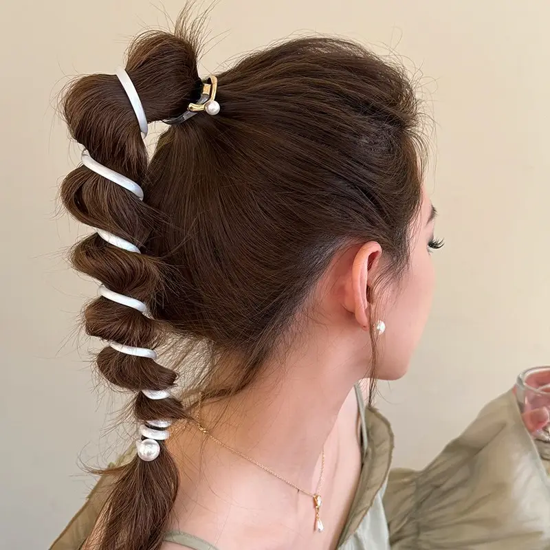 Elegant Green Bubble Hair Ponytail for Women - Image 11