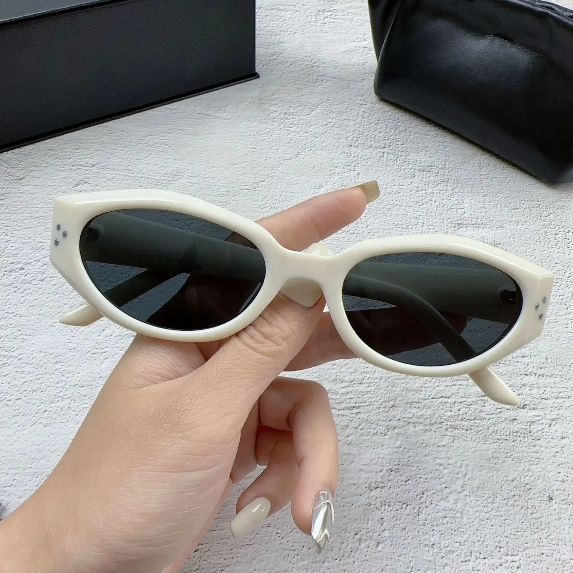 Women's New Cat's Eye Sunglasses Small Frame Anti-UV - Image 9