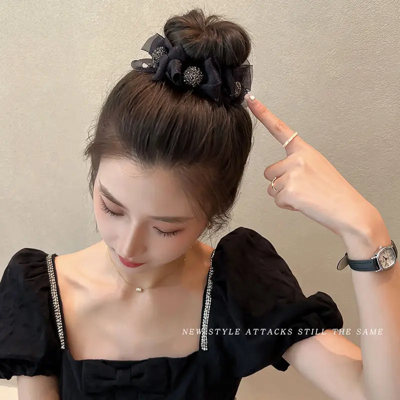 High Ponytail Hairpin with Sweet Balls Bow - Image 4
