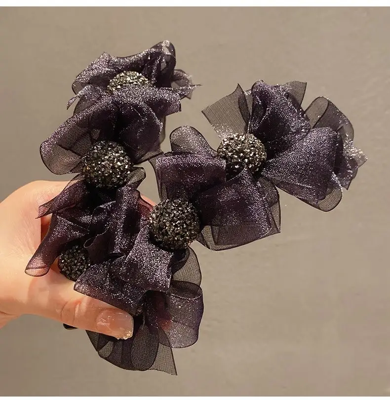 High Ponytail Hairpin with Sweet Balls Bow — feature 6