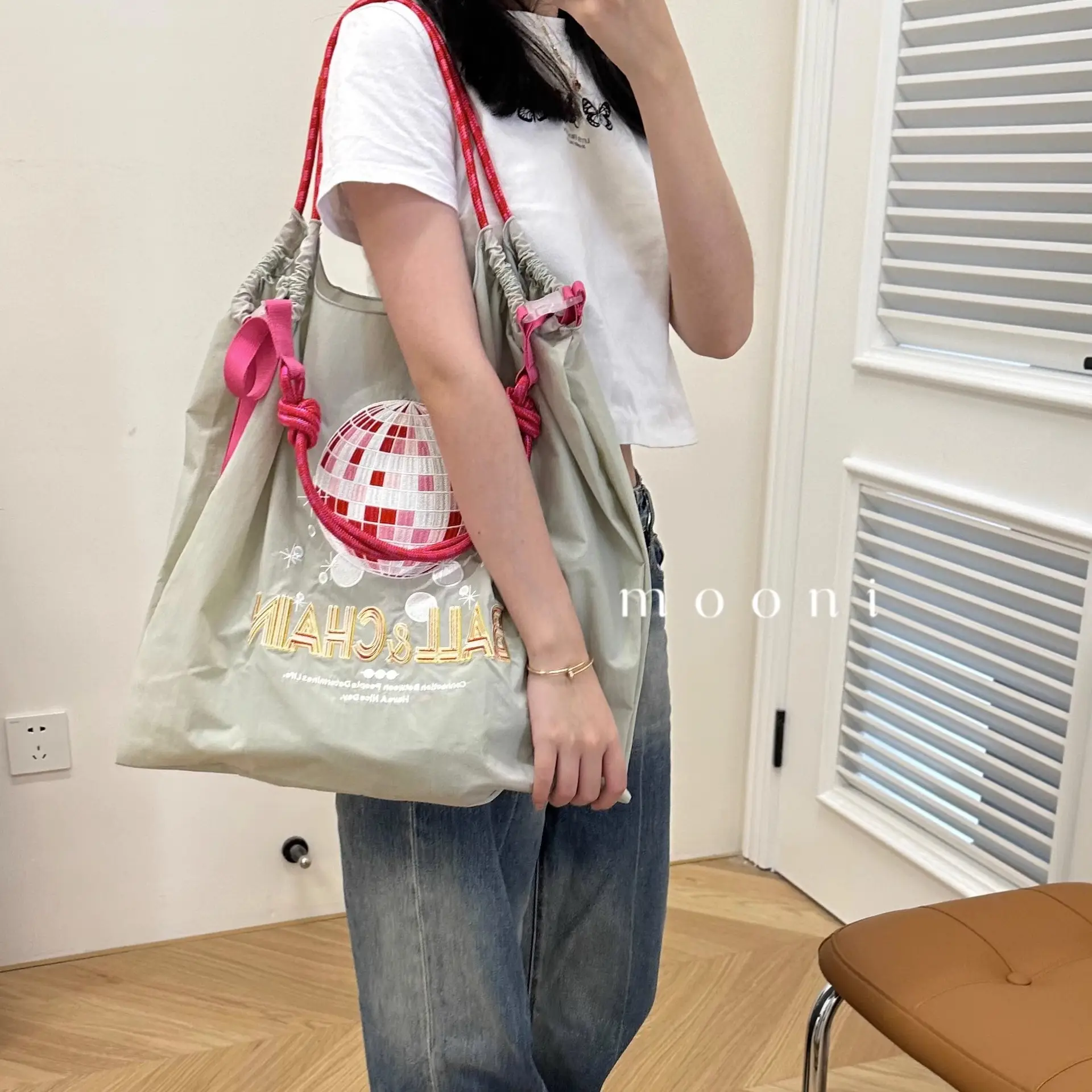 Green Embroidered Shoulder Bag for Women — feature 6