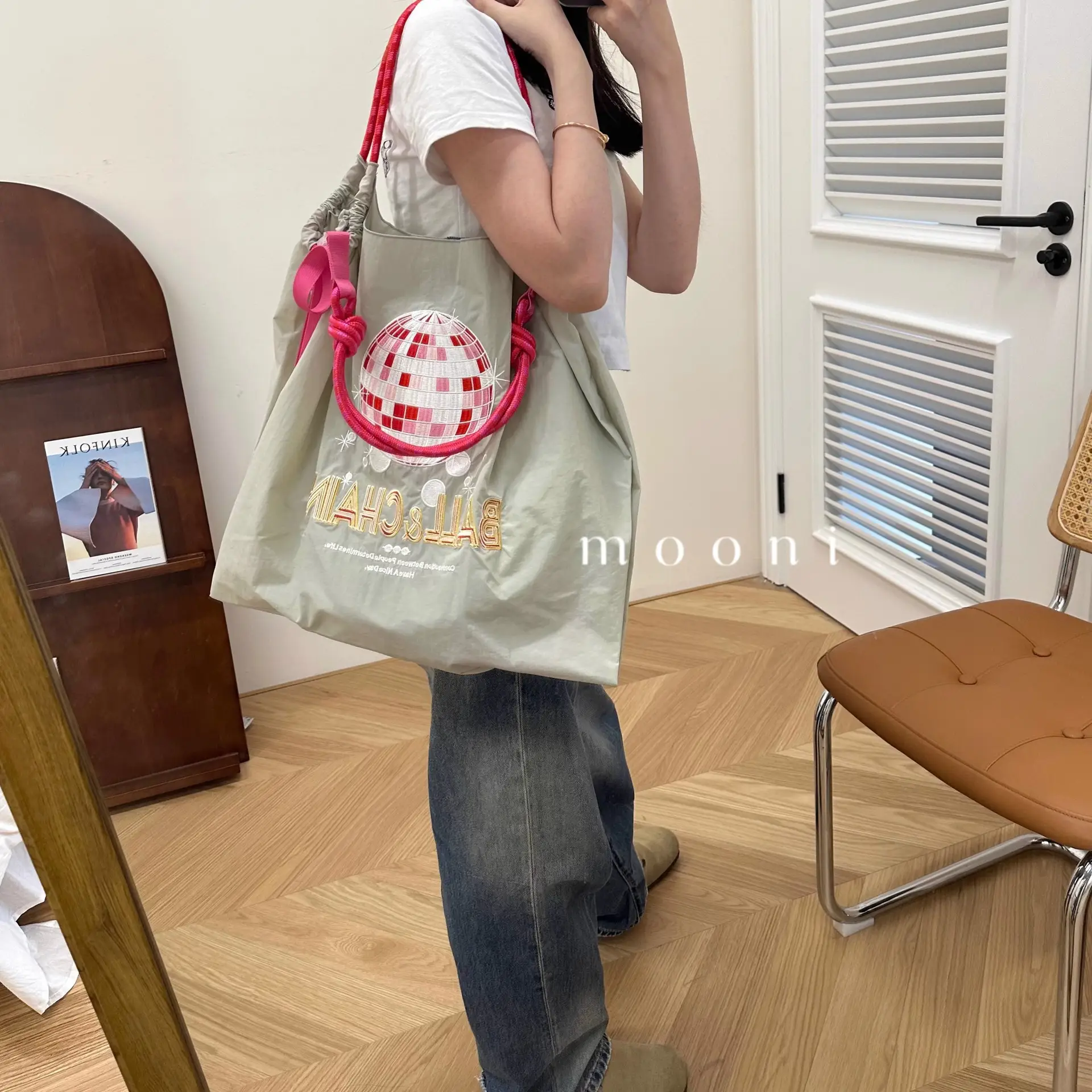 Green Embroidered Shoulder Bag for Women — feature 8