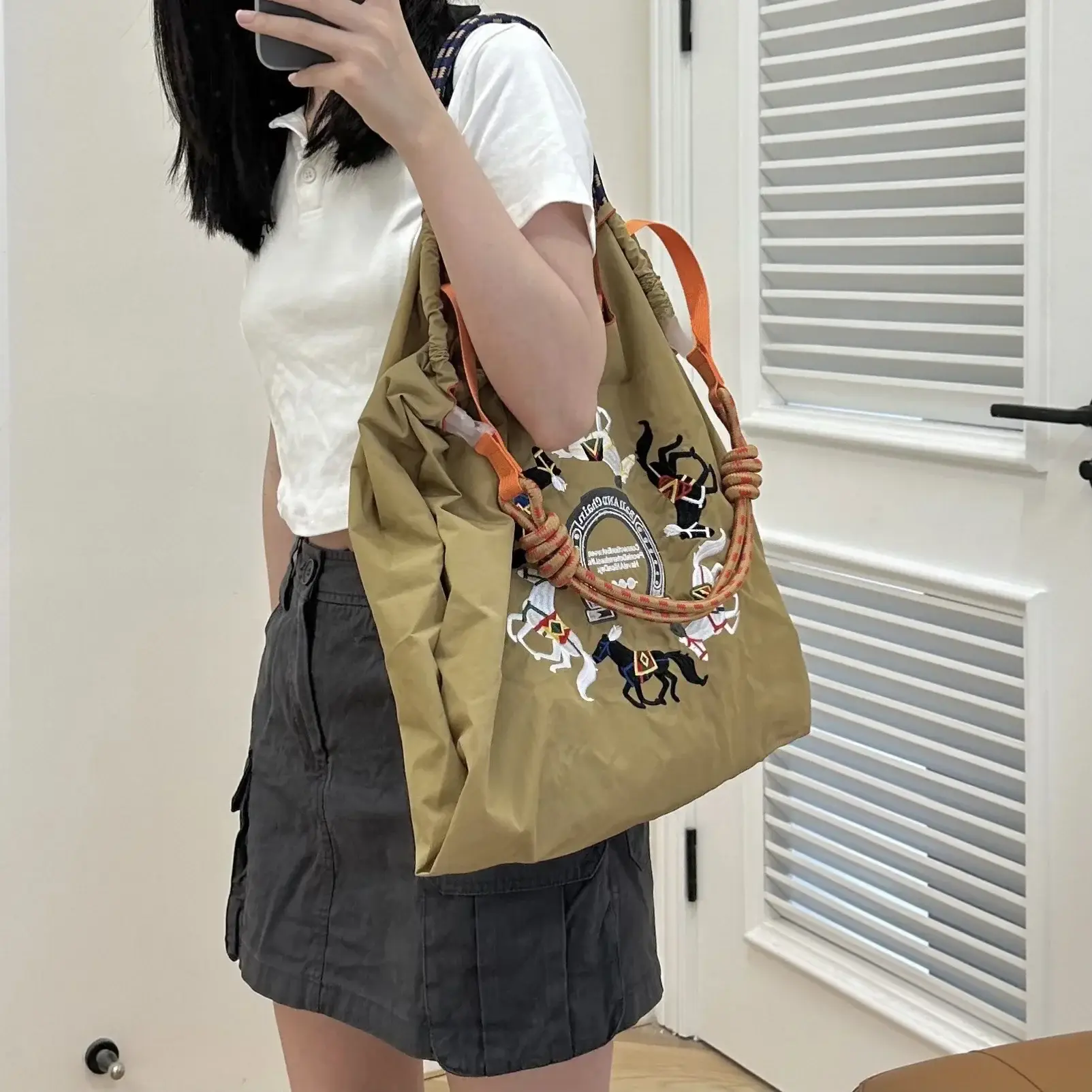 Green Embroidered Shoulder Bag for Women - Image 24