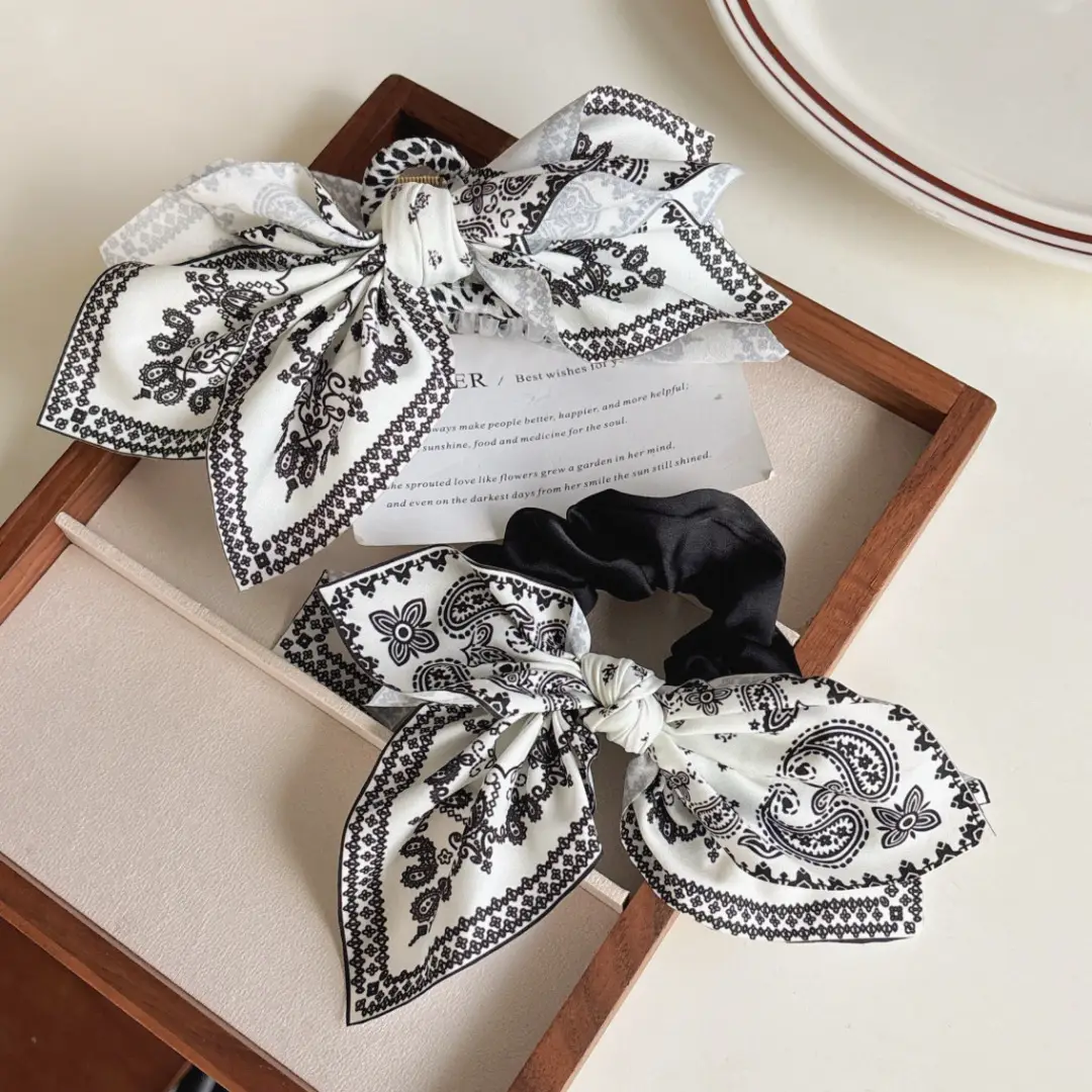 Vintage Paris Cashew Flower Bow Hairpin Clip — feature 11