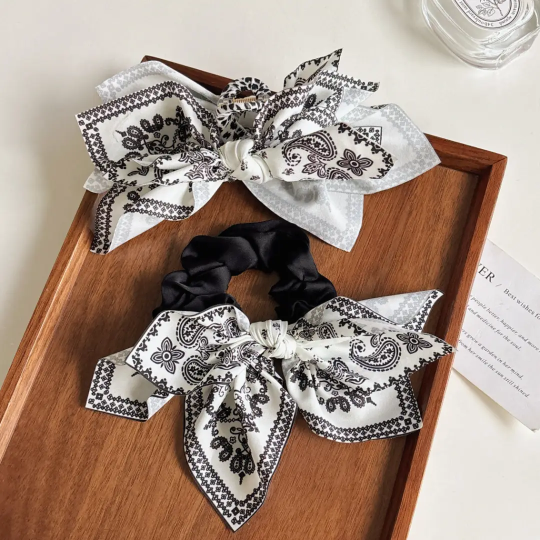 Vintage Paris Cashew Flower Bow Hairpin Clip — feature 13