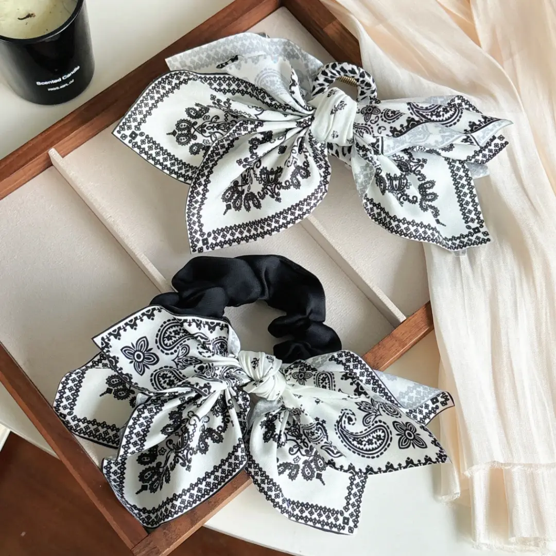 Vintage Paris Cashew Flower Bow Hairpin Clip — feature 14