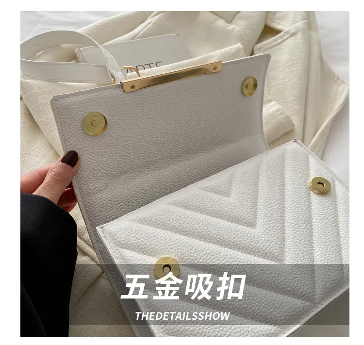 White Rhombus Chain Messenger Bag 2024 — feature 3