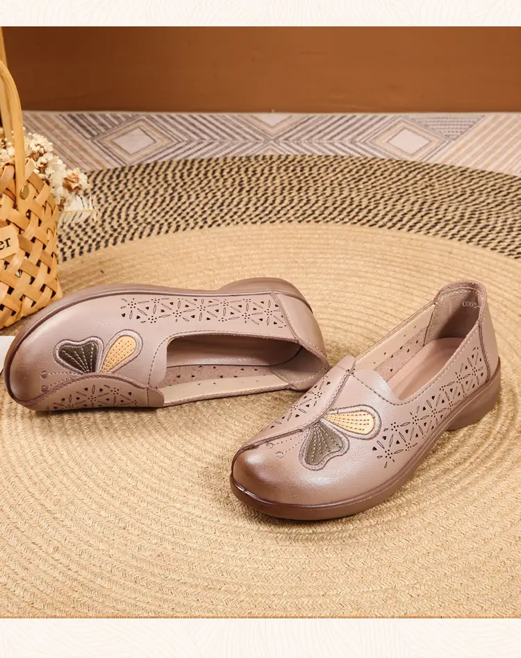 Popular Mom Shoes, Summer Style Flats, Middle-Aged and Elderly Women's Flat Non-Slip Shoes, Summer Genuine Leather Sandals, Hole-Style Sandals — feature 17