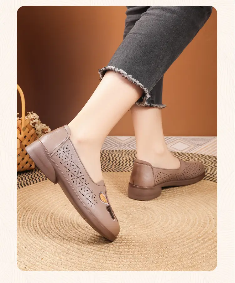 Popular Mom Shoes, Summer Style Flats, Middle-Aged and Elderly Women's Flat Non-Slip Shoes, Summer Genuine Leather Sandals, Hole-Style Sandals — feature 19
