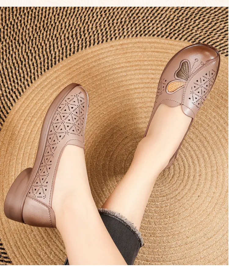 Popular Mom Shoes, Summer Style Flats, Middle-Aged and Elderly Women's Flat Non-Slip Shoes, Summer Genuine Leather Sandals, Hole-Style Sandals — feature 20
