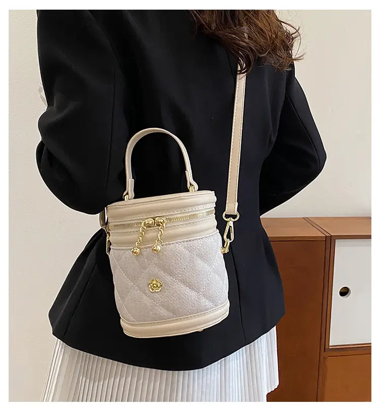 2024 Rhombic Crossbody Bag Women's Rhombic Gold Zip — feature 1