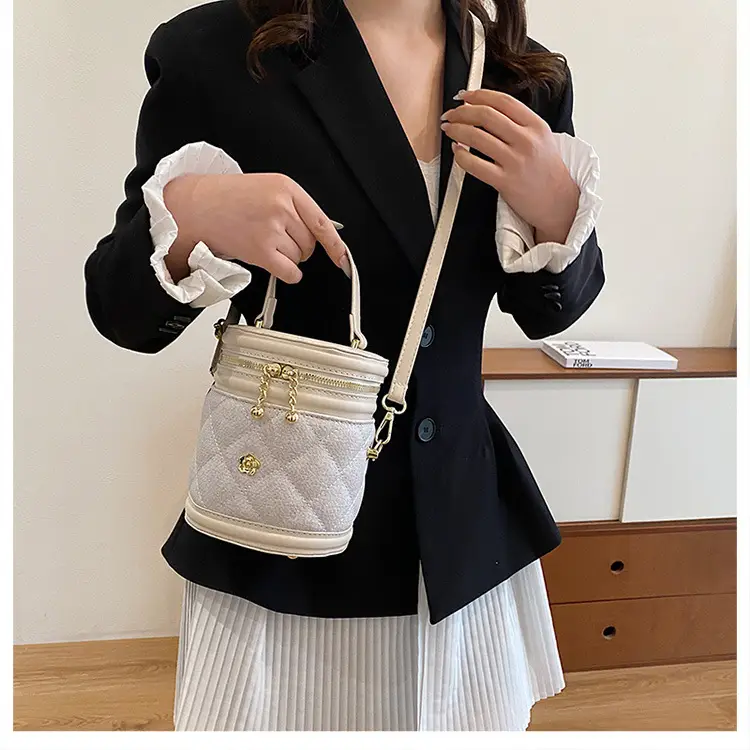 2024 Rhombic Crossbody Bag Women's Rhombic Gold Zip — feature 10