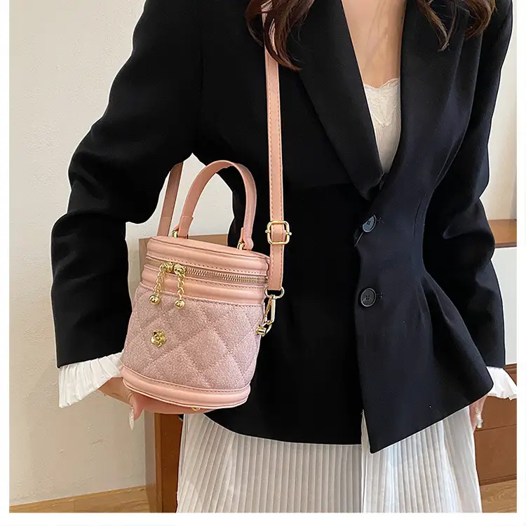 2024 Rhombic Crossbody Bag Women's Rhombic Gold Zip — feature 12