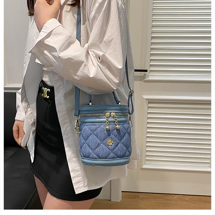 2024 Rhombic Crossbody Bag Women's Rhombic Gold Zip — feature 15