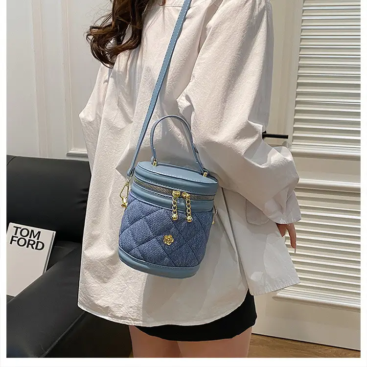 2024 Rhombic Crossbody Bag Women's Rhombic Gold Zip — feature 16