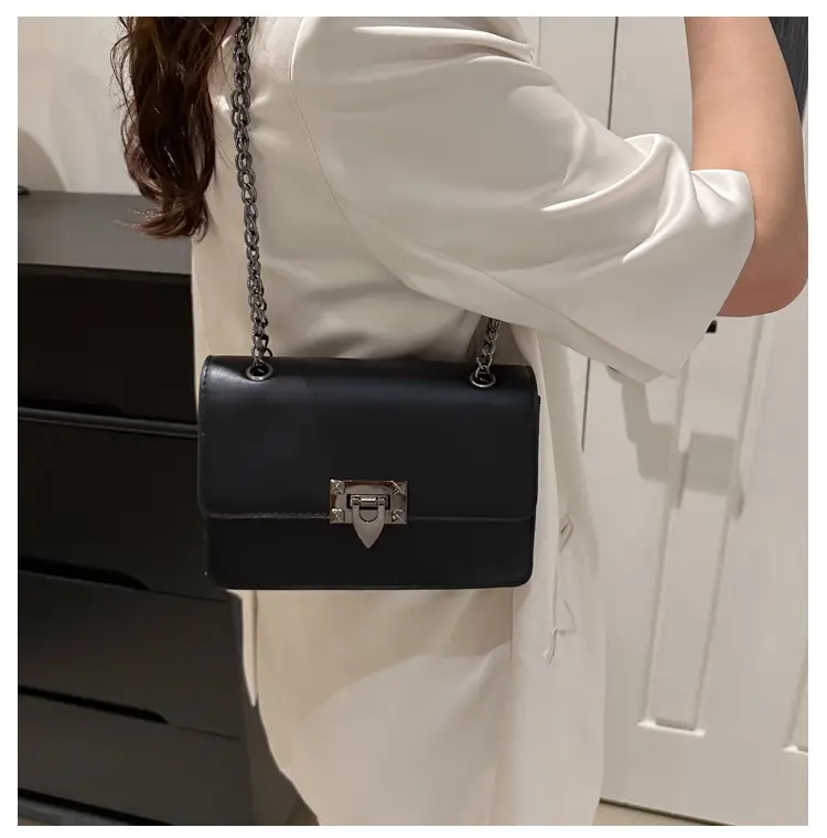 Light Blue Lock Chain Crossbody Bag for Women — feature 16