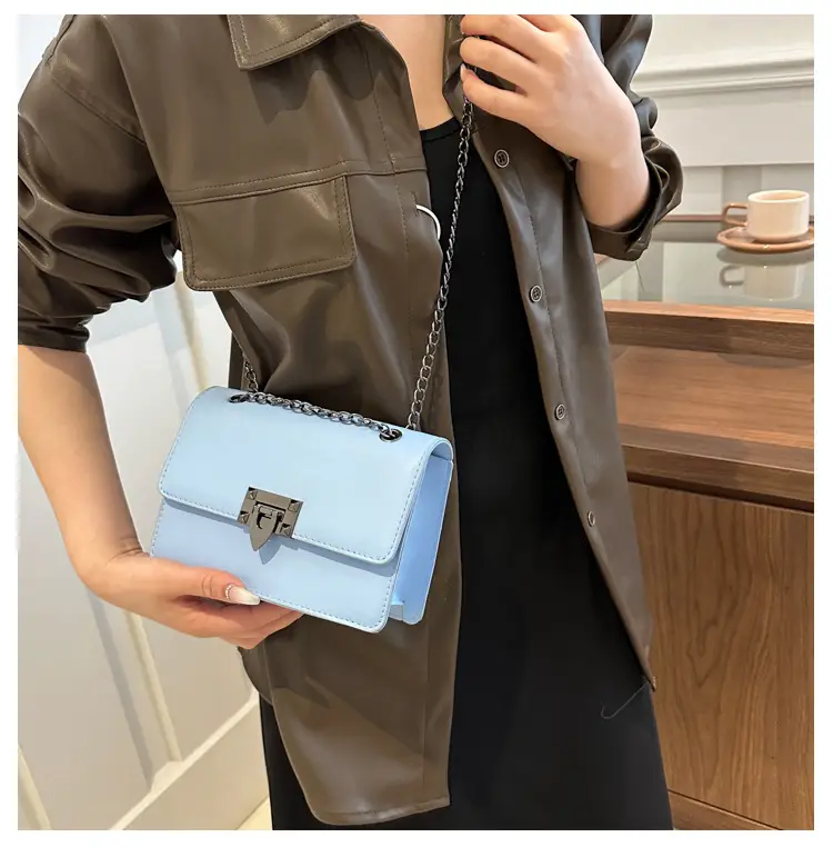 Light Blue Lock Chain Crossbody Bag for Women — feature 8