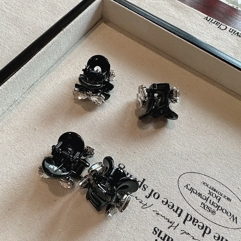 Sweet Rhinestone Princess Clip Bangs for Women — feature 8