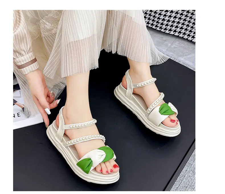 2024 summer new thick-soled Korean version of muffin pearl Roman shoes fashion color matching pearl women's sandals wholesale — feature 4